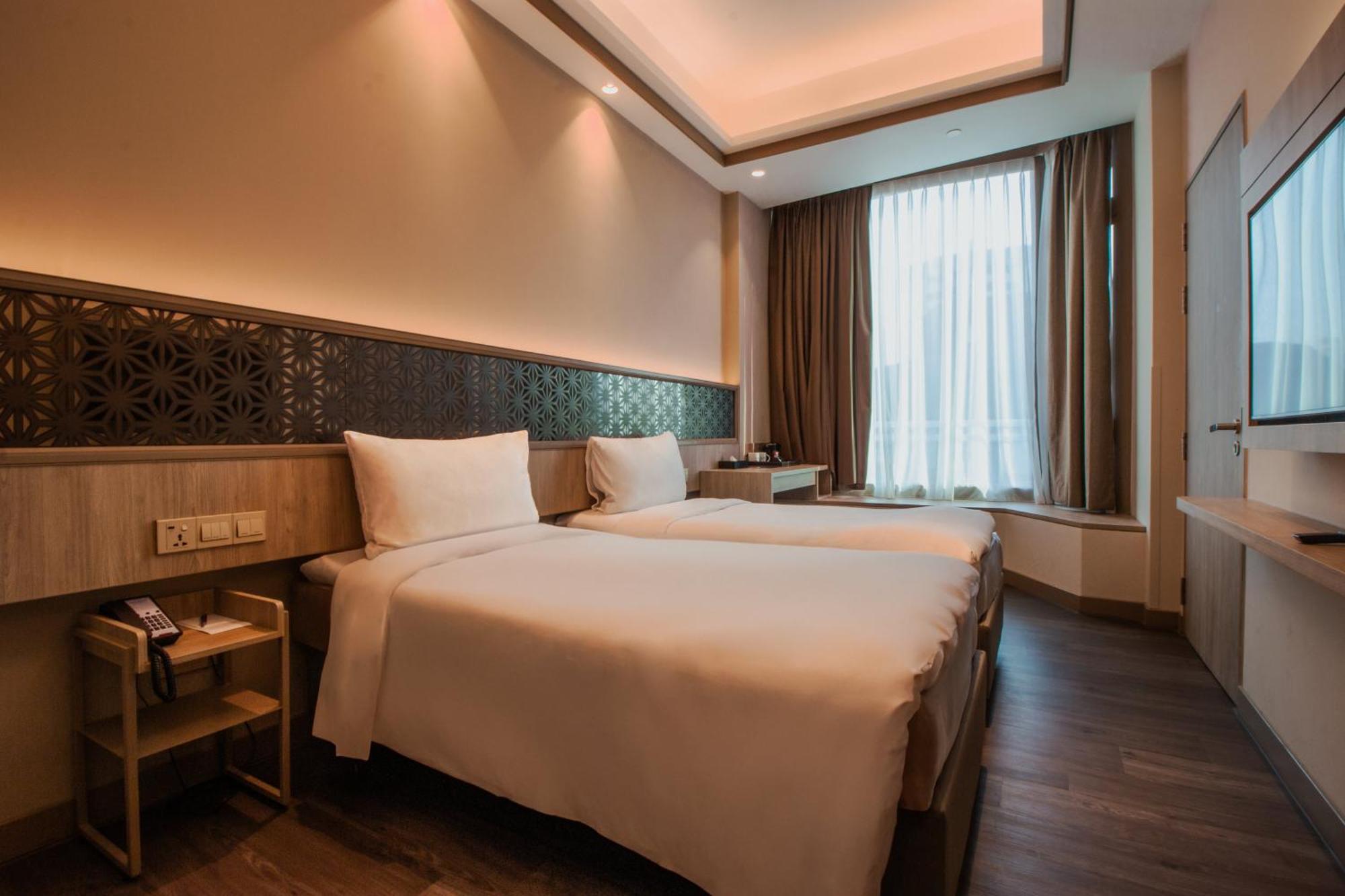Aqueen Prestige Hotel Jalan Besar Singapore Exterior foto