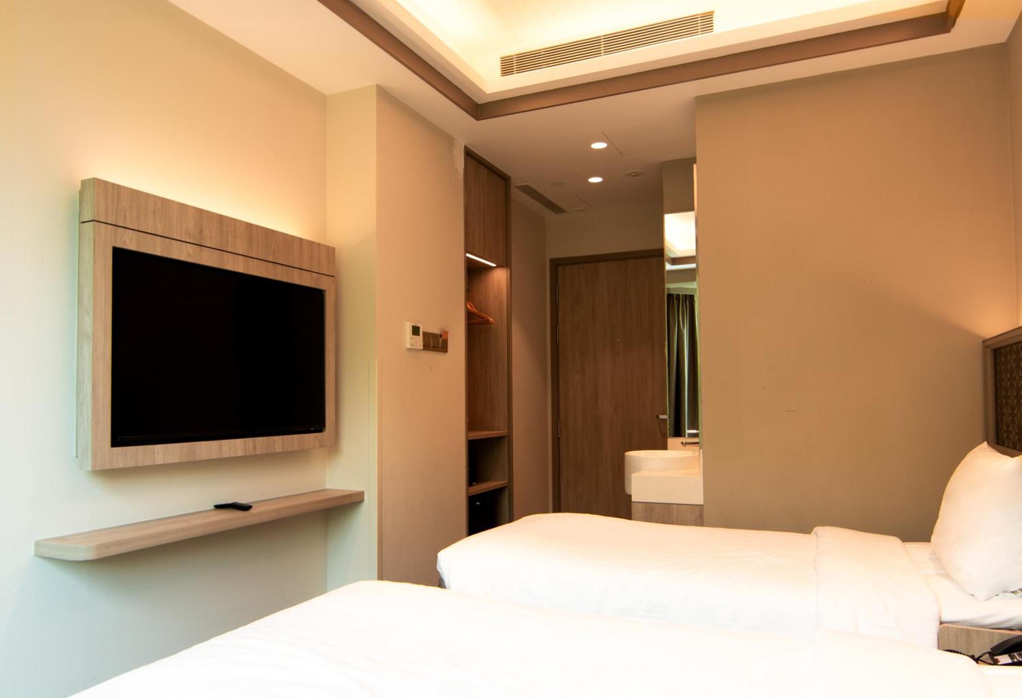 Aqueen Prestige Hotel Jalan Besar Singapore Exterior foto